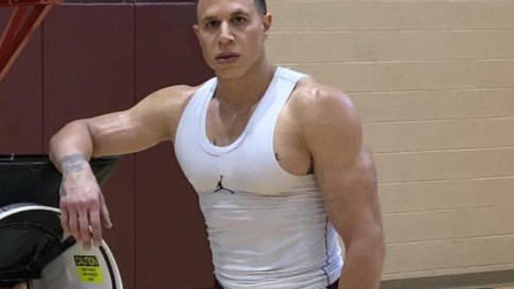Internet loses it over viral photo of buff Mike Bibby